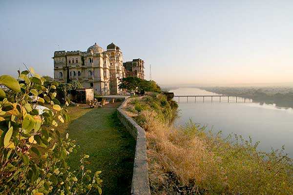 bhainsrodgarh palace